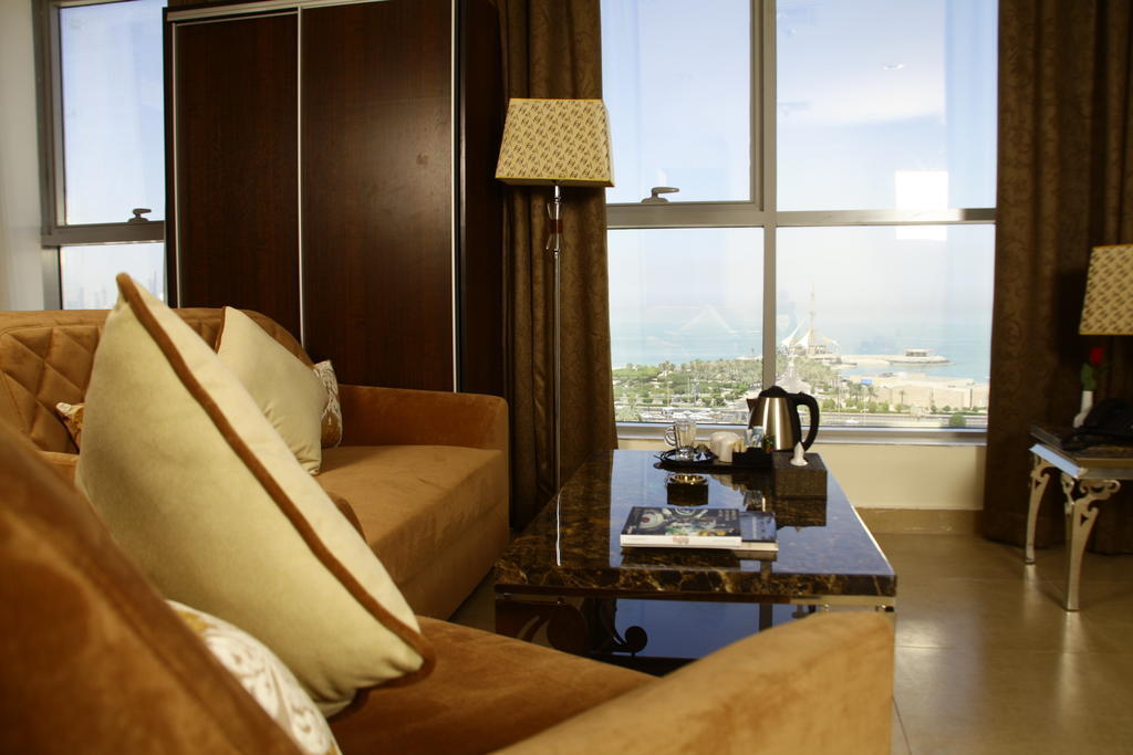 Laguna Hotel Suites Kuwait City Room photo